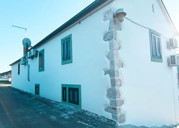 Private House 3 Bed, 3 Bath In Dugi Otok *