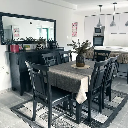 Rosa House 3 Bed, 3 Bath In Dugi Otok