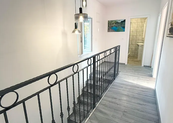 Private House 3 Bed, 3 Bath In Dugi Otok Дом отдыха