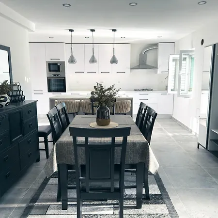 Rosa House 3 Bed, 3 Bath In Dugi Otok *